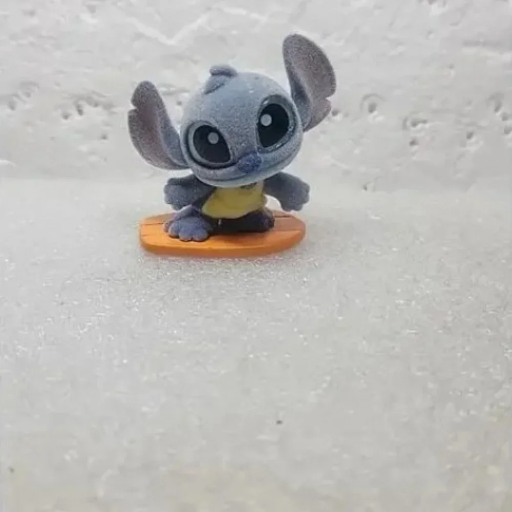 EXCLUSIVE Flocked Surfboard Stitch Disney Doorables